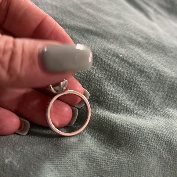 Brighton Ring. - Picture 3 of 5